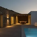 Anelya Villa Paro
