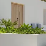 Villa Anelya Paro