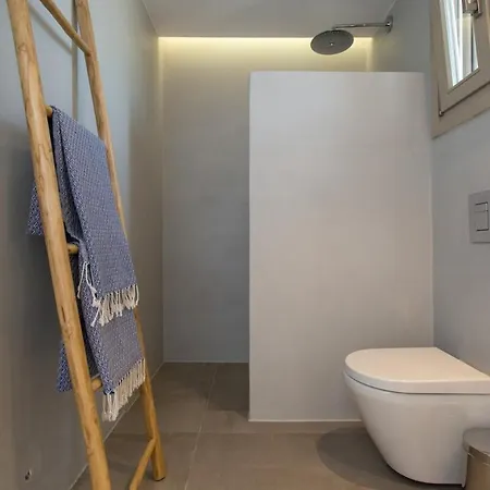 Anelya * Parikia (Paros)