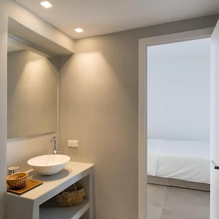 Anelya * Parikia (Paros)