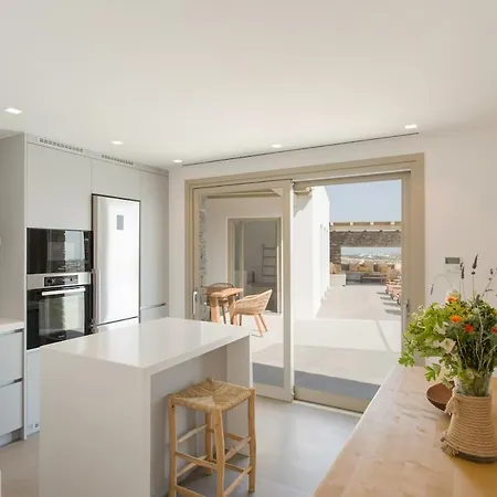 Anelya * Parikia (Paros)