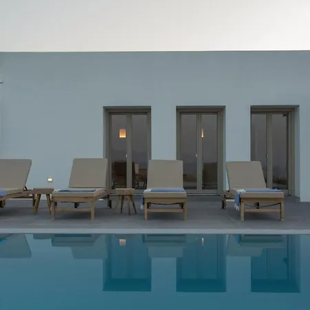 Anelya Parikia (Paros)