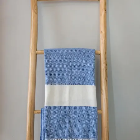 Anelya Parikia (Paros)