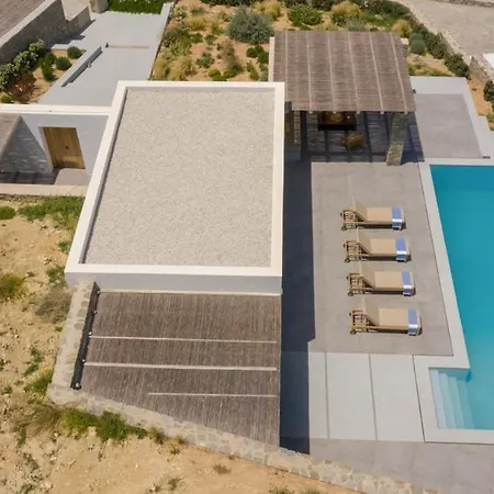 Anelya Parikia (Paros)