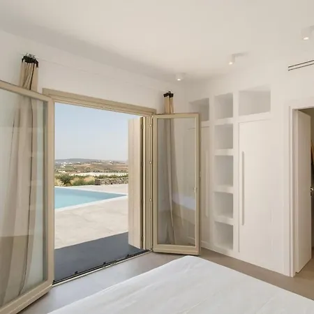 Anelya * Parikia (Paros)